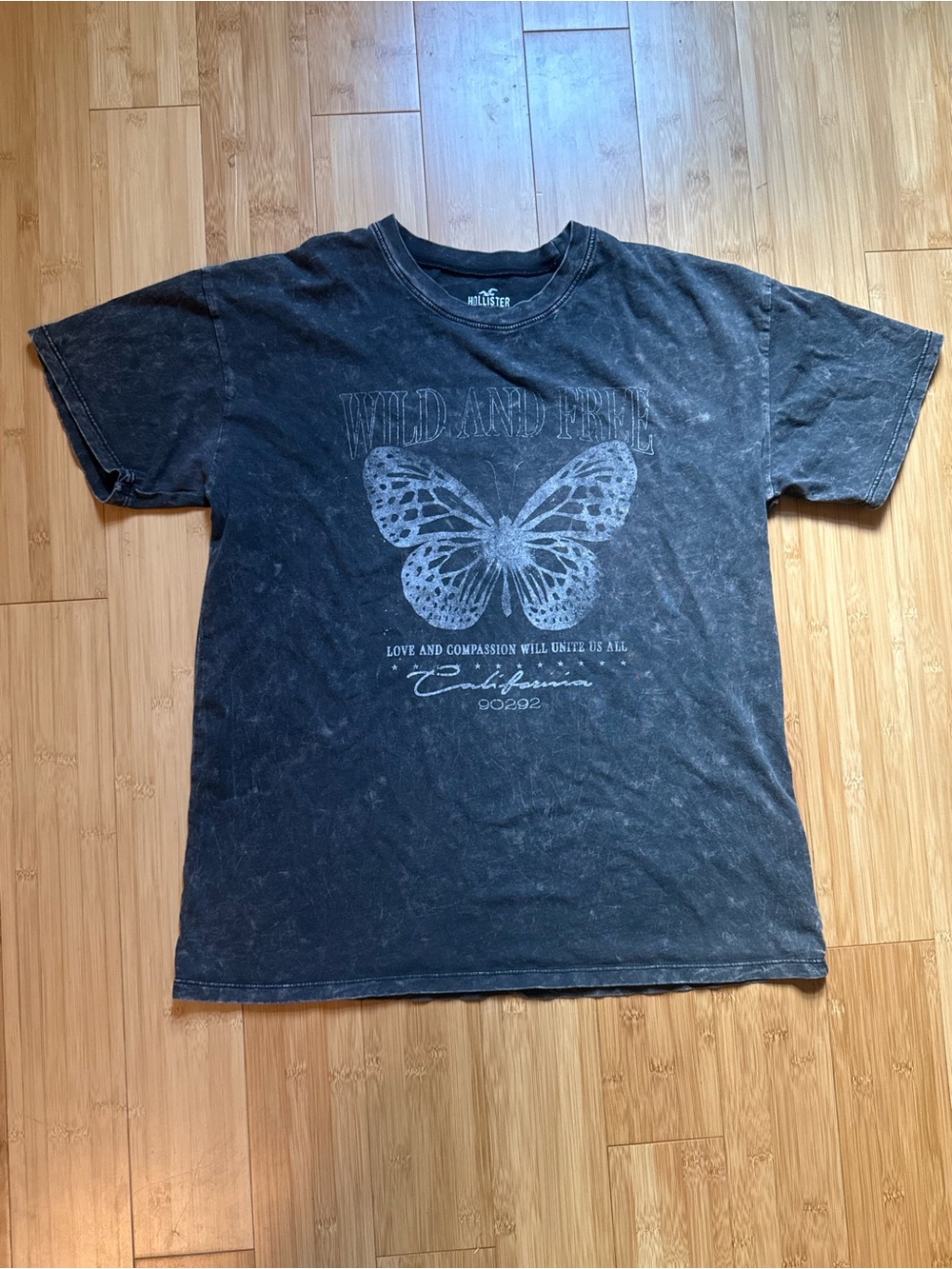 Hollister Black Short Sleeve Butterfly Graphic Tee - Faded Wash